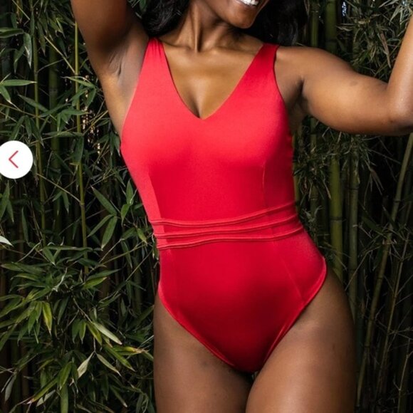Buffbunny Collection Pleat The 5th One Piece Bae Watch Red Medium NWT - Picture 1 of 14